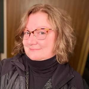 Meet your Posher, Stacy